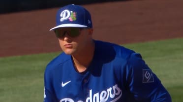 Nick Senzel saca un tremendo out