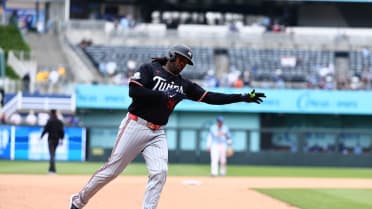 Jonrón solitario de Josh Bell 