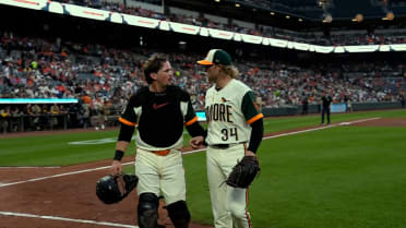 Adley Rutschman throws out Manny Machado