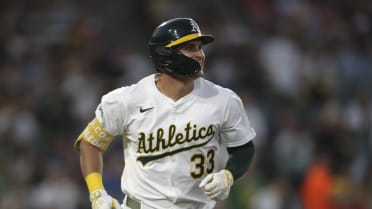 JJ Bleday's solo home run (8)