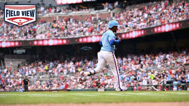 Field View: Ozzie Albies' solo homer