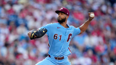 Cristopher Sánchez strikes out Dylan Crews