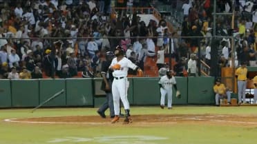 Bryan De La Cruz's three-run home run