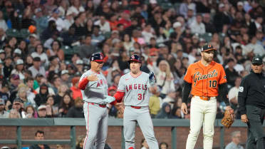 Tyler Heineman pega triple de dos carreras