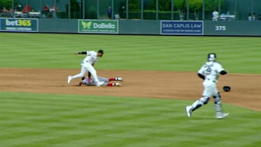 Rockies cierran la 6ta con doble play 