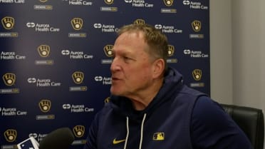 Pat Murphy reacts to Brewers winning 100 games
