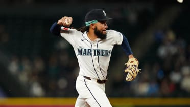 J.P. Crawford's backhanded throw, Naylor's tag