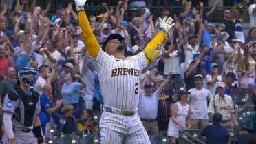 William Contreras pega jonrón de oro de tres carreras