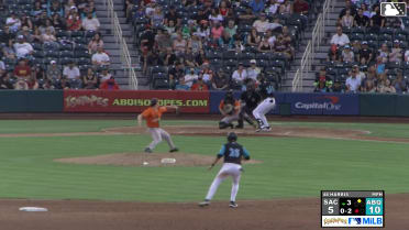 Charlie Condon singles on a line drive to center fielder Scott Bandura. Nic Kent scores.