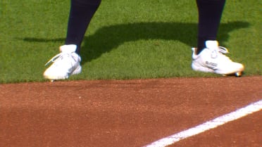 Jace and Josh Jung play tic-tac-toe between innings