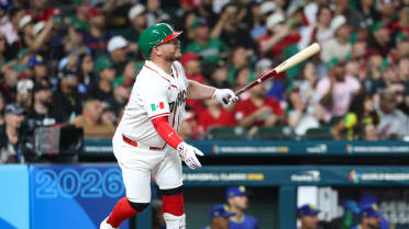 Alejandro Kirk's RBI double