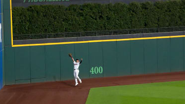 Steven Kwan's running catch