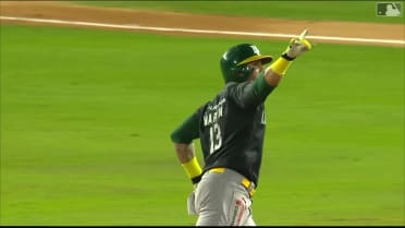 Leonys Martín empuja 2 con jonrón