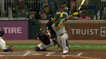 Andy Ibáñez's second RBI single of the game