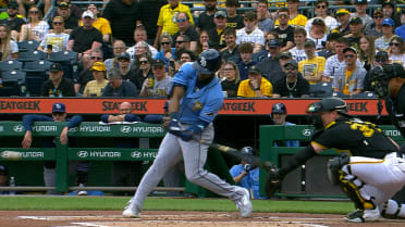 Cedric Mullins quieto en 1ra tras revisión