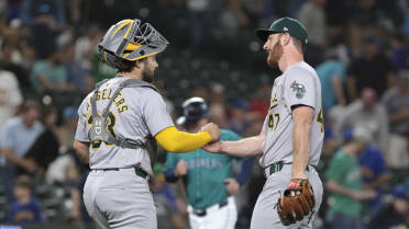 Michael Kelly secures the A's 8-1 win