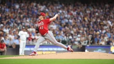 Andrew Abbott strikes out four against Brewers