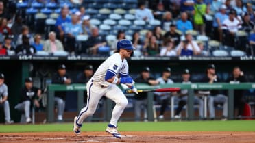 Bobby Witt Jr. extends on-base streak to 20 games