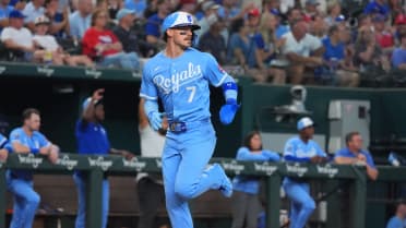 Royals rally for a four-run 7th inning