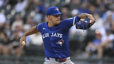 José Berríos strikes out Mike Tauchman 