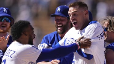 Freeman lo gana con hit de oro 
