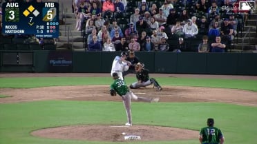 Josiah Hartshorn singles on a line drive to left fielder Dallas Macias. Alexis Hernandez scores. Darlyn De Leon scores.