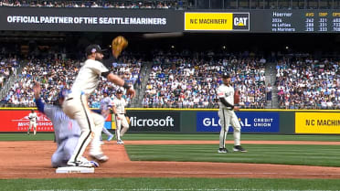 Cal Raleigh throws out Alex Bregman after review