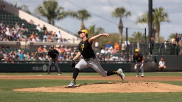 Hunter Barco strikes out Wenceel Pérez swinging