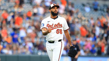 Blue Jays acquire Seranthony Domínguez from Orioles