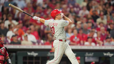 J.T. Realmuto's solo home run (7)