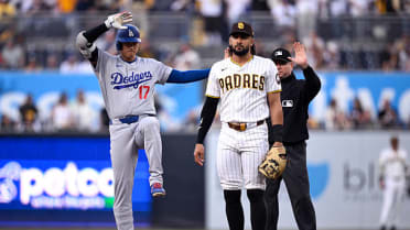 Ohtani abre el juego con doble