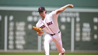 Jake Bennett strikes out Tyler O'Neill
