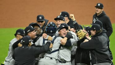 Radio call of the Yankees winning the pennant 