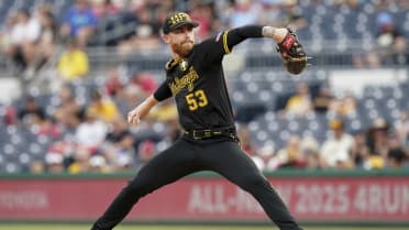 Mike Burrows strikes out Eugenio Suárez 