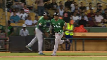 Enmanuel Valdez's solo home run
