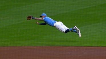 Joey Ortiz' spectacular diving catch