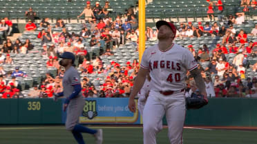 Sam Bachman escapes huge jam!