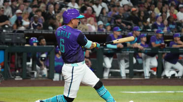 Ildemaro Vargas' two-run single