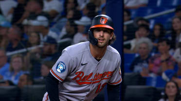 Dylan Beavers impulsa la ventaja con sencillo