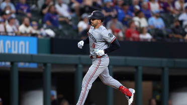 Trevor Larnach trae dos con jonrón