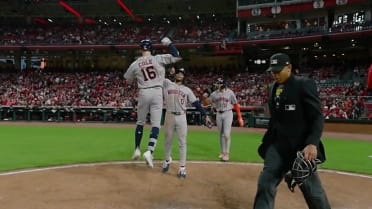 Zach Cole impulsa 3 con jonrón