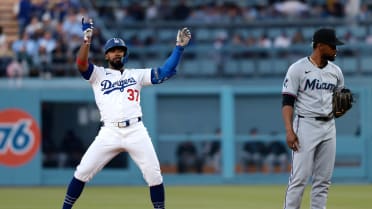 Dodgers Teoscar Hernández フィギュア 37 71b75668-43f9-55d3-b896-