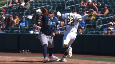 Jeff McNeil safe at first base after challenge
