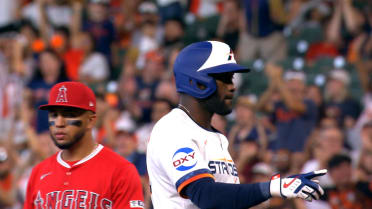 Yordan Alvarez's RBI single