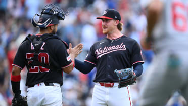 Clayton Beeter completa el blanqueo