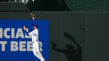 Kyle Isbel's leaping catch