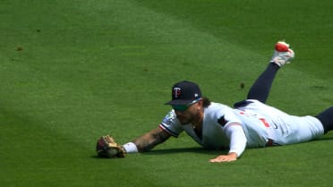 DaShawn Keirsey Jr.'s diving grab
