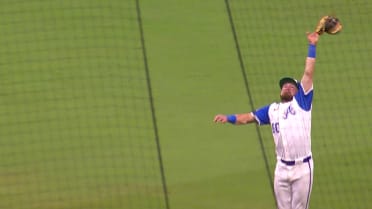 Hit de Horwitz arranca el guante de Wisely 