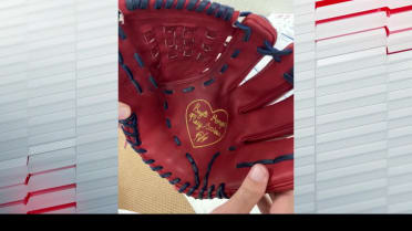 Adam Wainwright's special glove