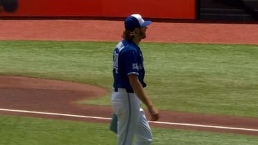 Kevin Gausman fans Jakob Marsee